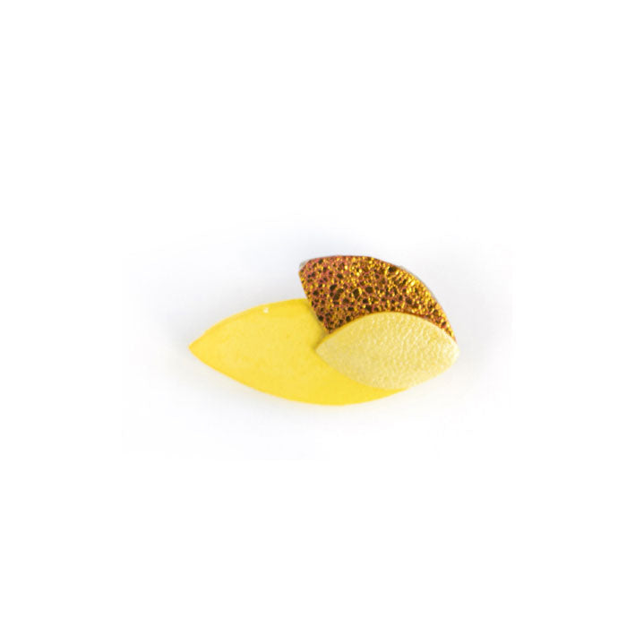 Broche Feuilles en cuir jaune et doré