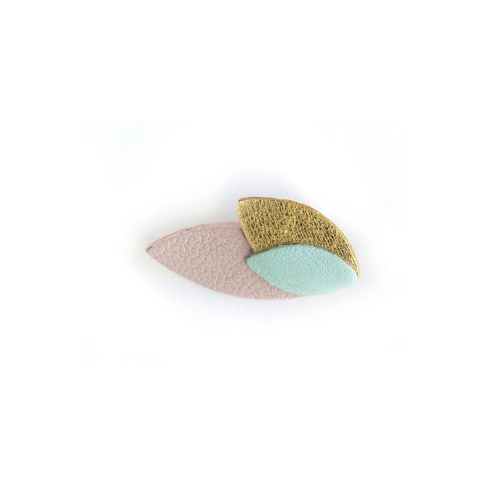Broche Feuilles en cuir rose, doré, framboise