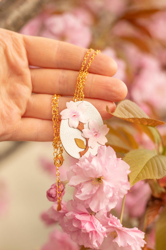 Pendentif Sakura ovale Gris clair