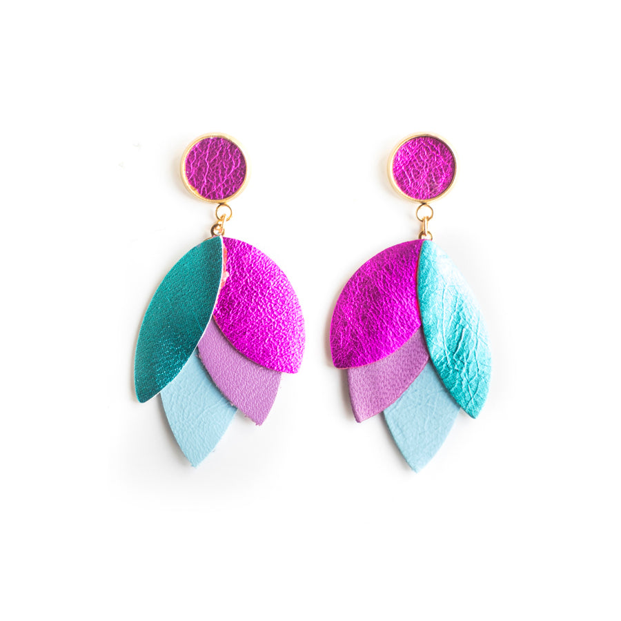 Boucles d'oreilles Dahlia - cuir bleu métallisé, fuchsia, mauve, bleu ciel
