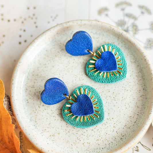 Boucles d'oreilles Coeurs Ex Voto cuirs métallisés bleu outremer et turquoise