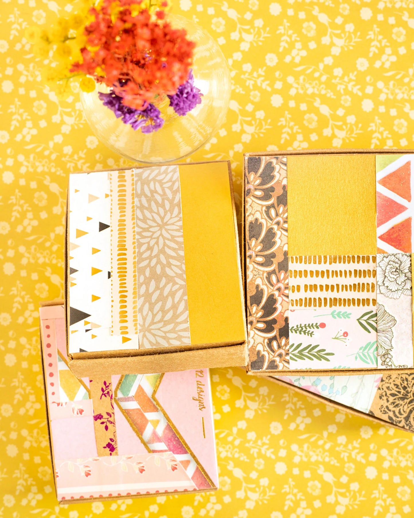 Boucles d'oreilles coeurs en cuir argenté à écailles