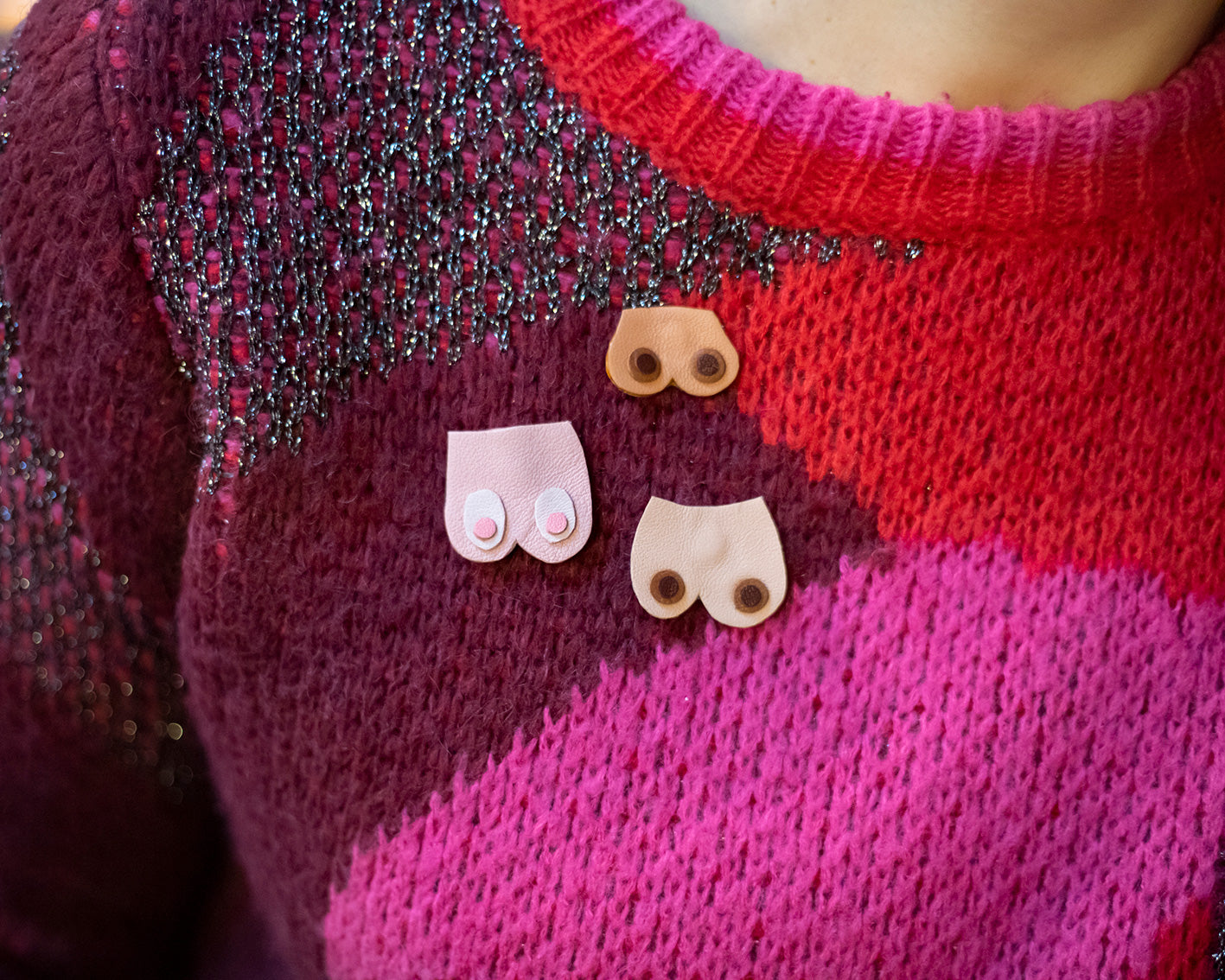 Pin's Nénés rose moyen