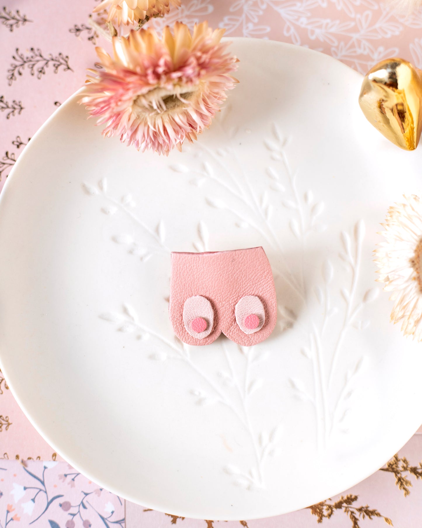 Pin's Nénés roses