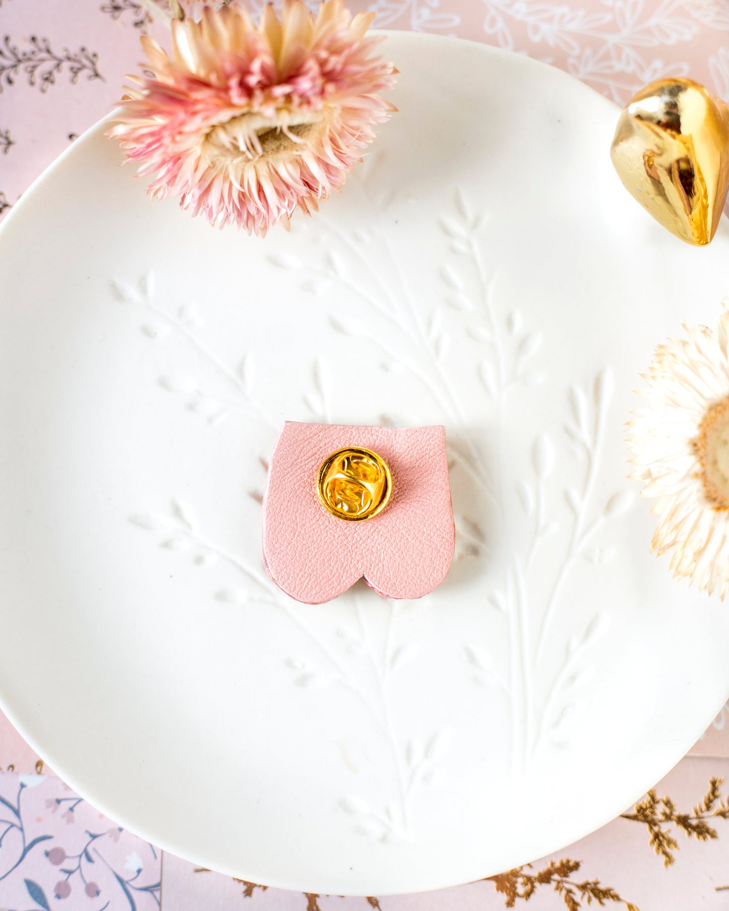 Pin's Nénés roses