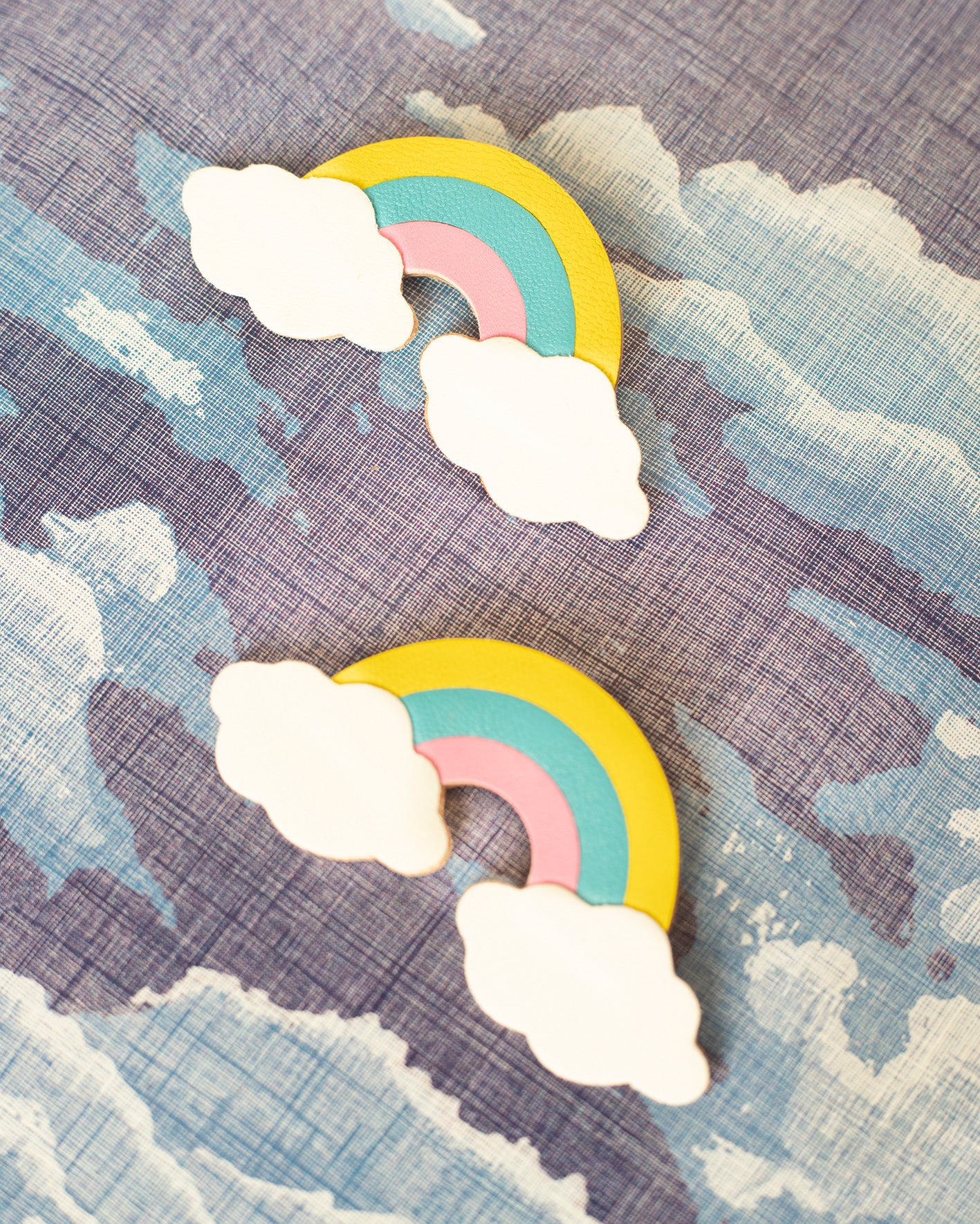 Broche Arc-en-ciel dans les nuages