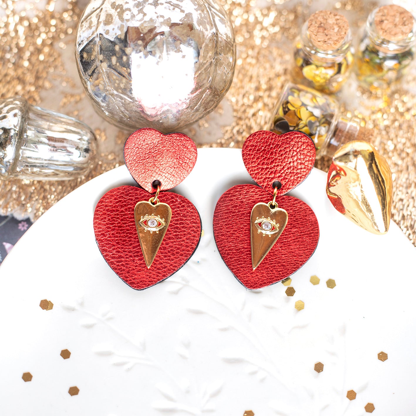 Boucles d'oreilles Coeurs Ex-Voto en cuir rouge