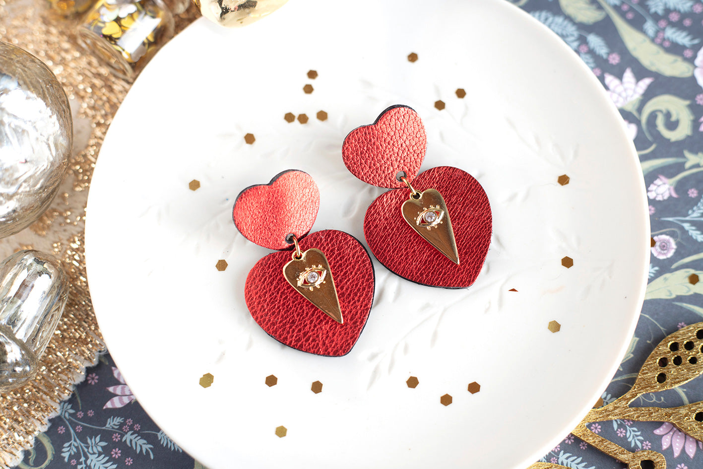 Boucles d'oreilles Coeurs Ex-Voto en cuir rouge
