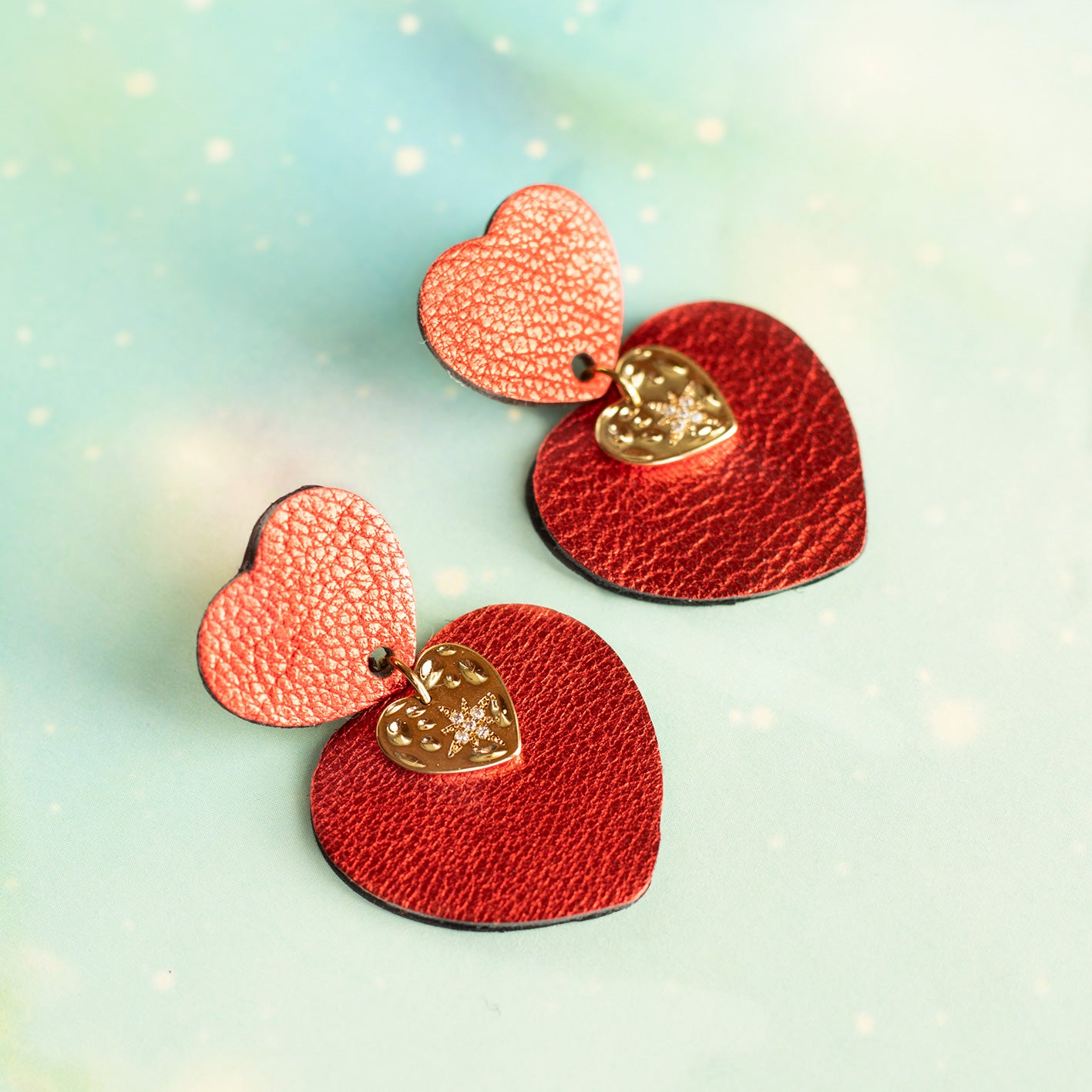 Boucles d'oreilles Coeurs Ex-Voto en cuir rouge