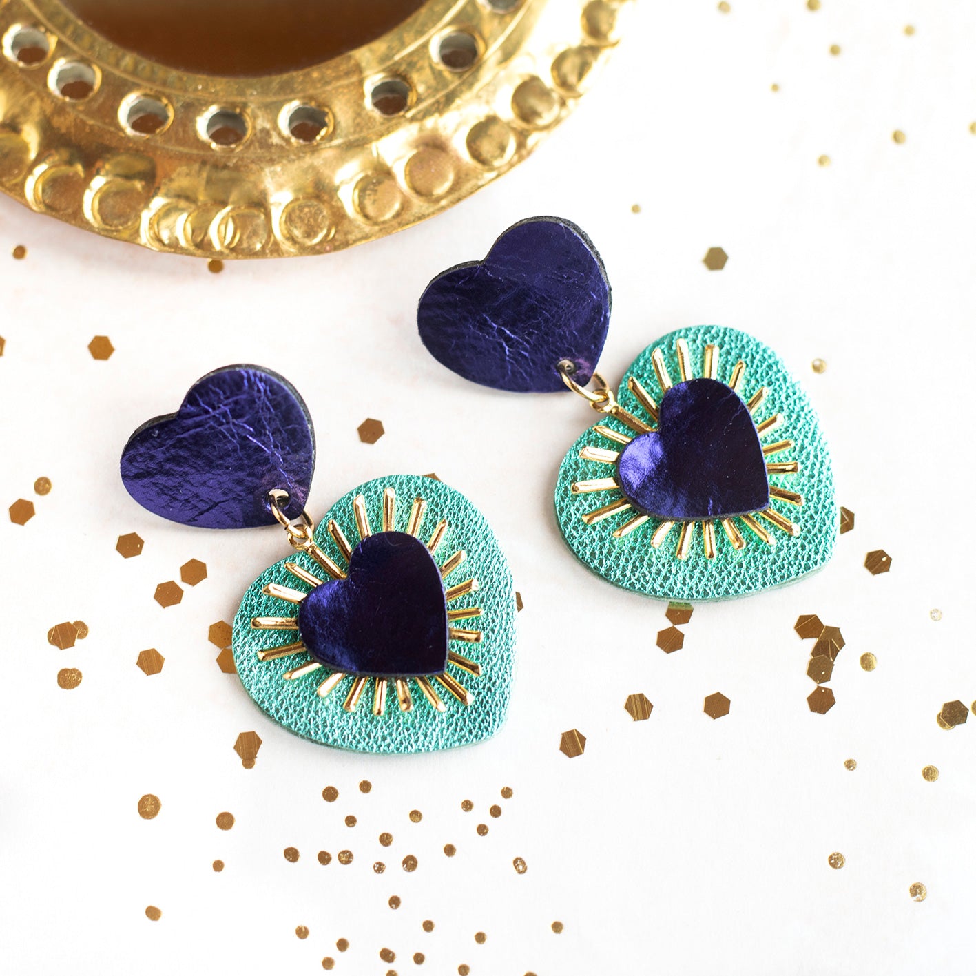 Boucles d'oreilles Sacré Coeur violet et bleu turquoise métallisé
