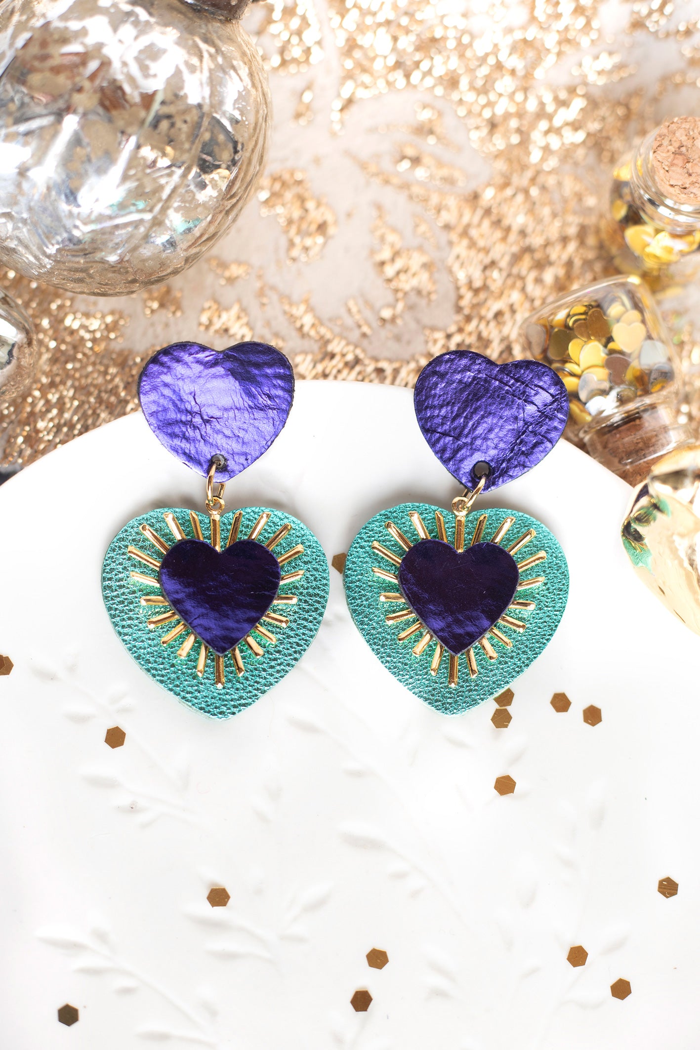 Boucles d'oreilles Sacré Coeur violet et bleu métallisé
