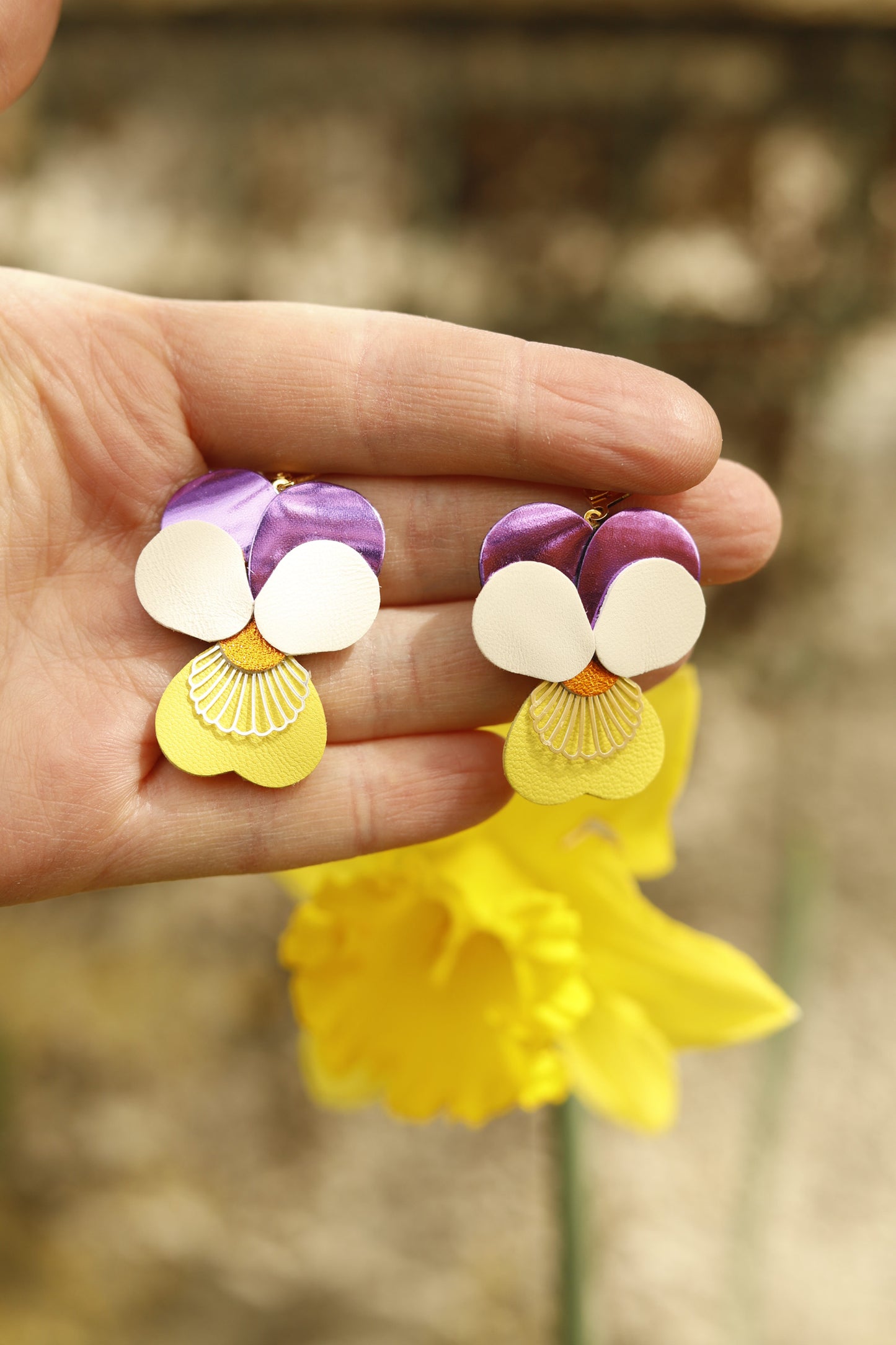 Boucles d’oreilles Pensées - violet blanc, jaune, orange métallisé
