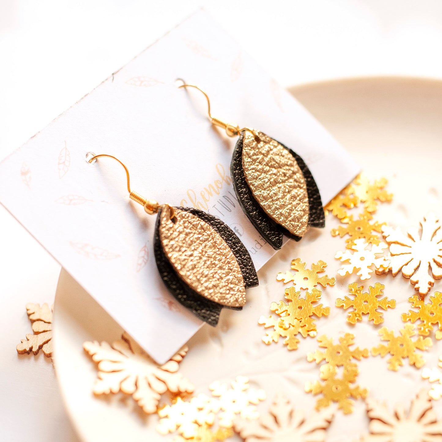 Boucles d'oreilles Tulipe en cuir noir et doré