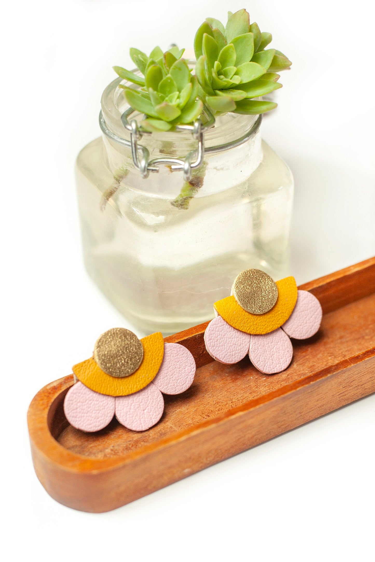 Boucles d'oreilles fleurs demi-cercle en cuir rose et jaune moutarde
