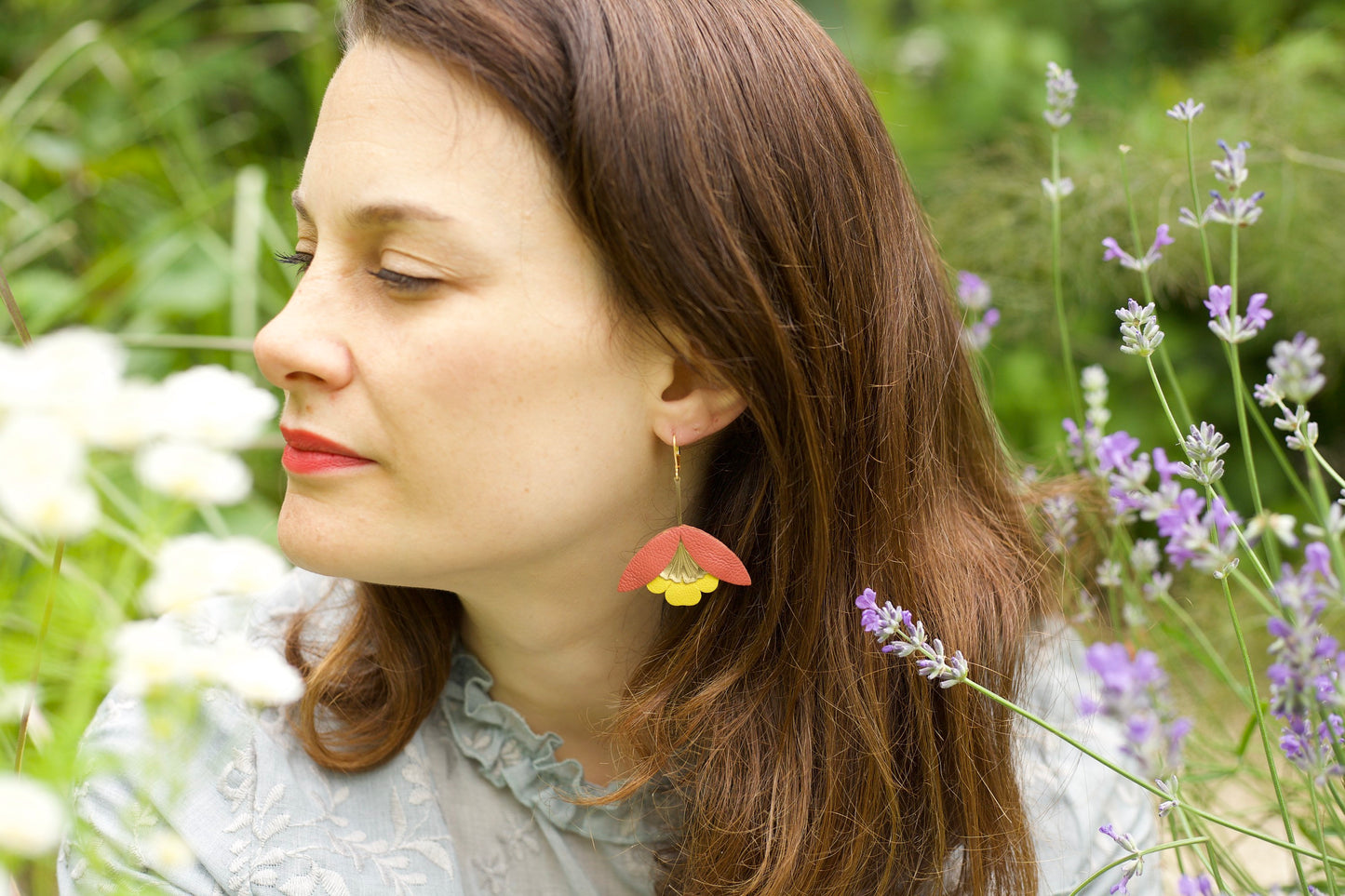 Boucles d'oreilles Fleur de Ginkgo en cuir terracotta et jaune