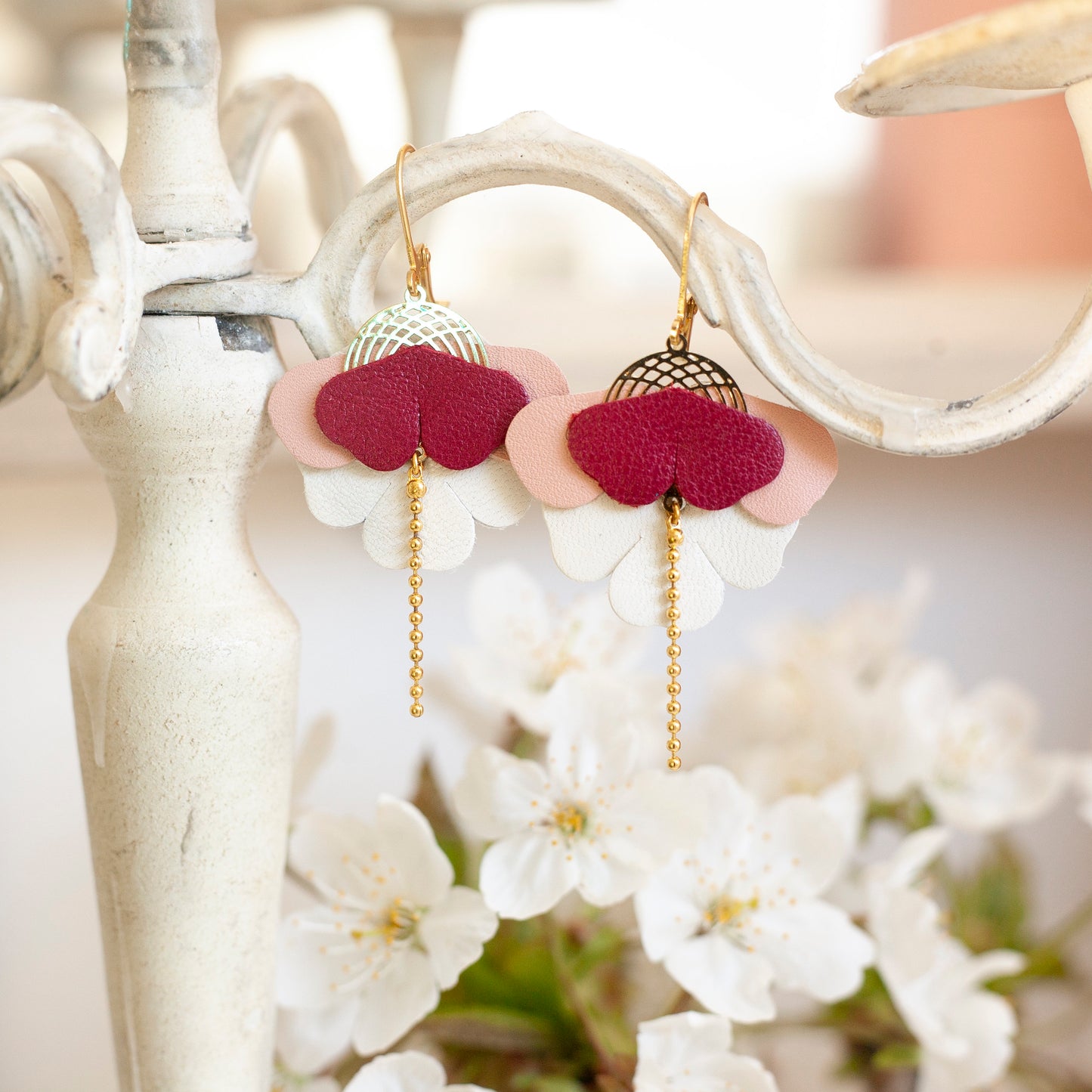 Boucles d’oreilles Orchidées en cuir rouge rose et blanc