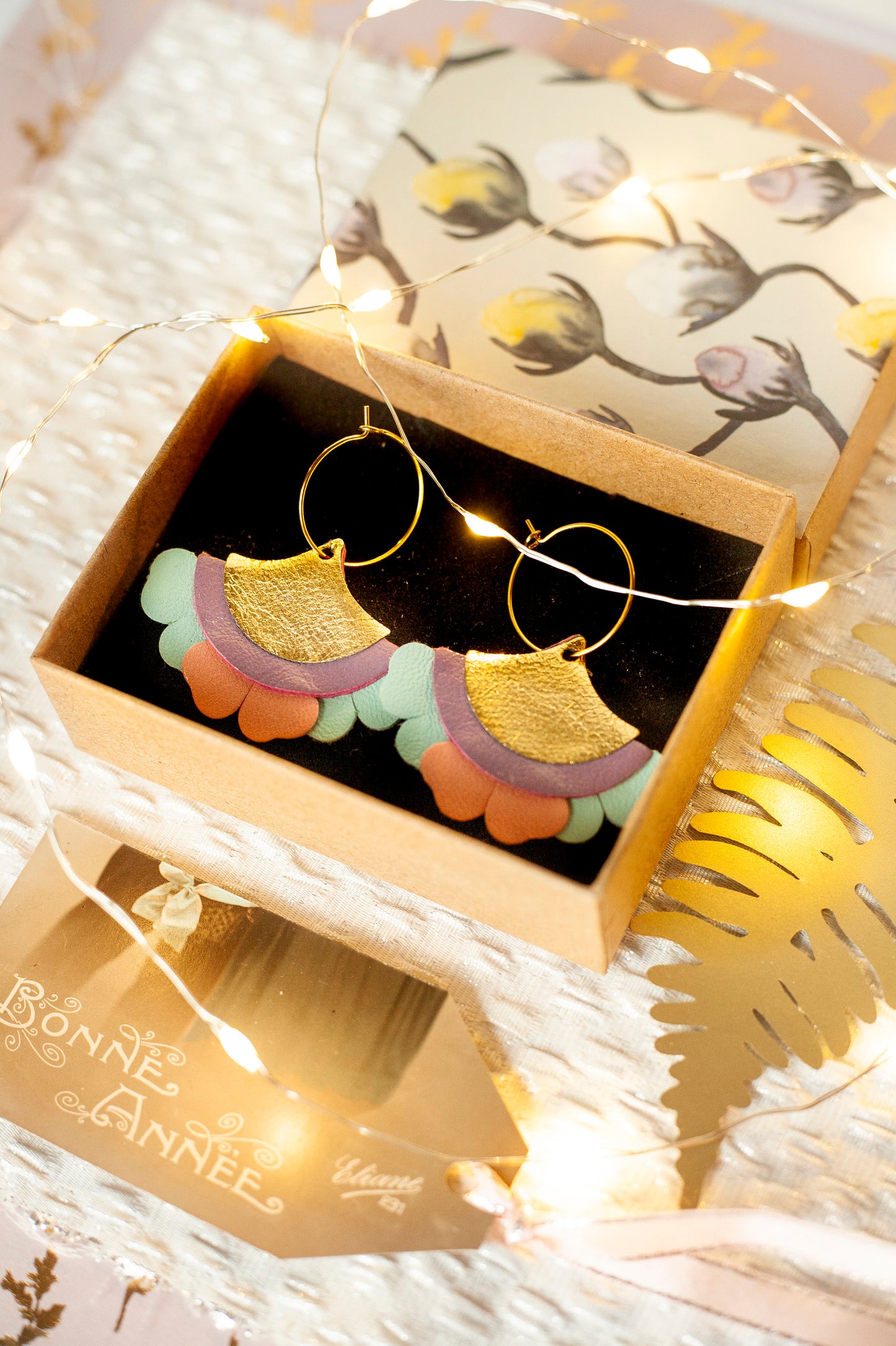 Boucles d'oreilles Eventails cuir rose turquoise mauve et doré