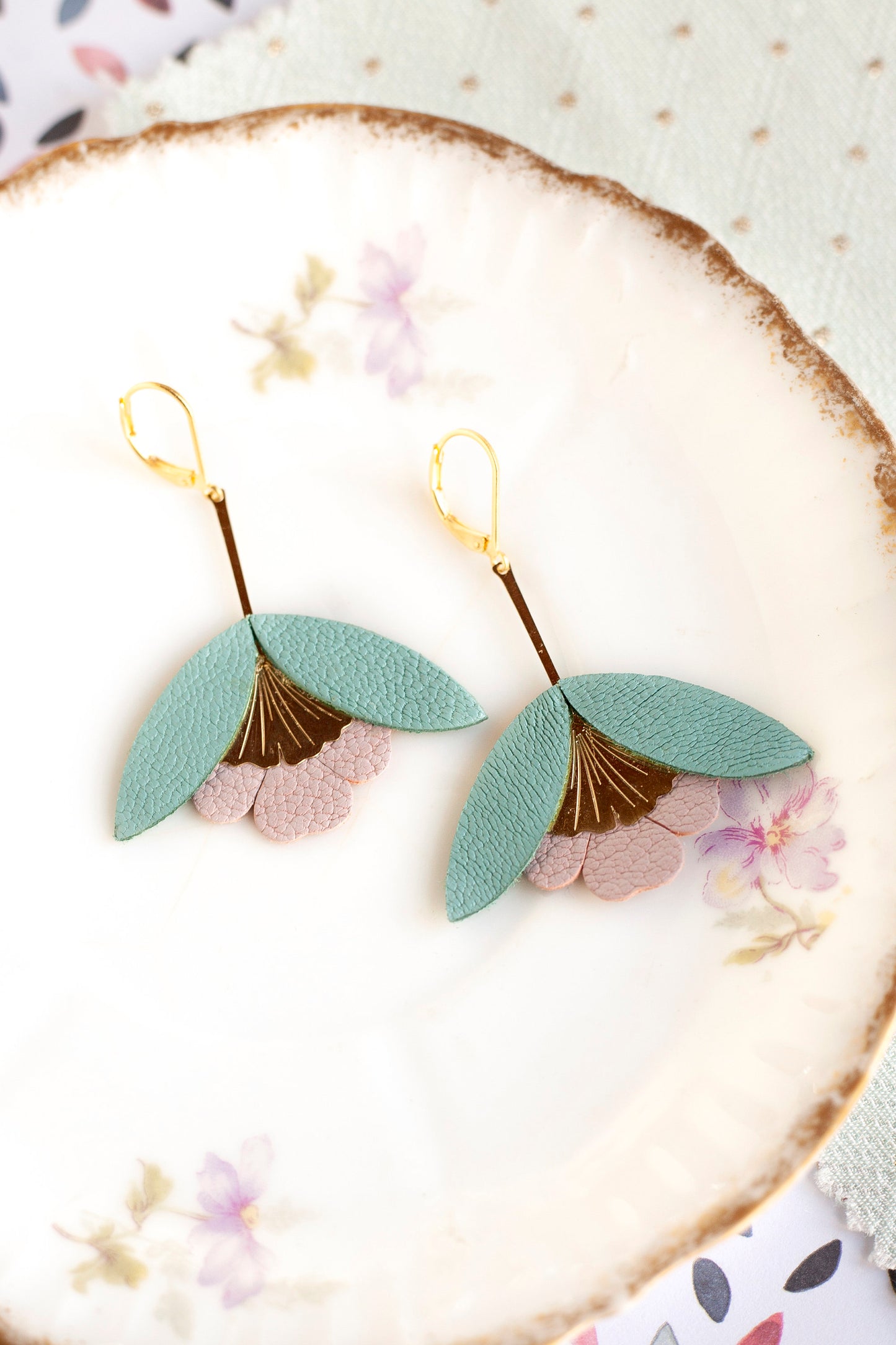 Boucles d'oreilles Fleur de Ginkgo aquamarine et rose