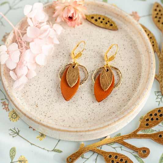 Boucles d'oreilles créoles cuir marron et doré