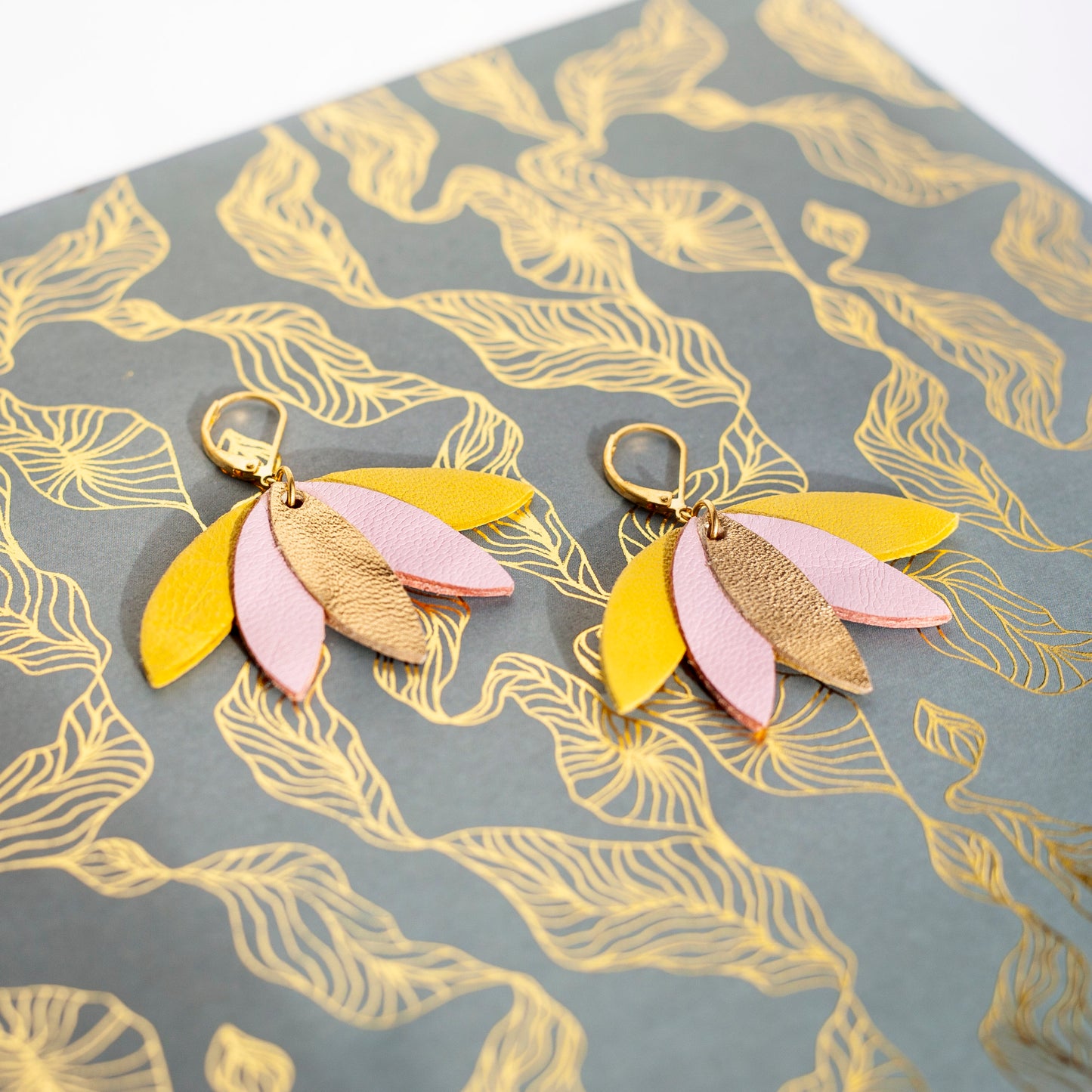 Boucles d'oreilles Palmier en cuir jaune rose et doré