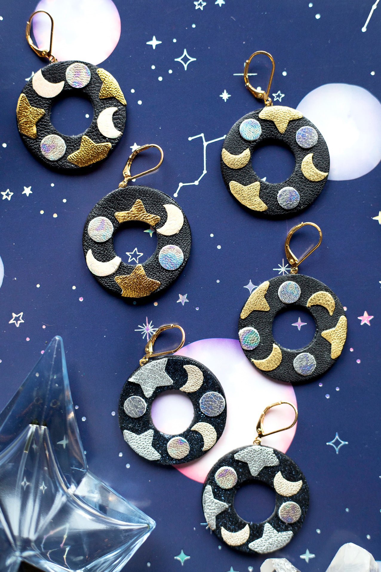 Boucles d'oreilles Cosmogonie cuir noir et doré