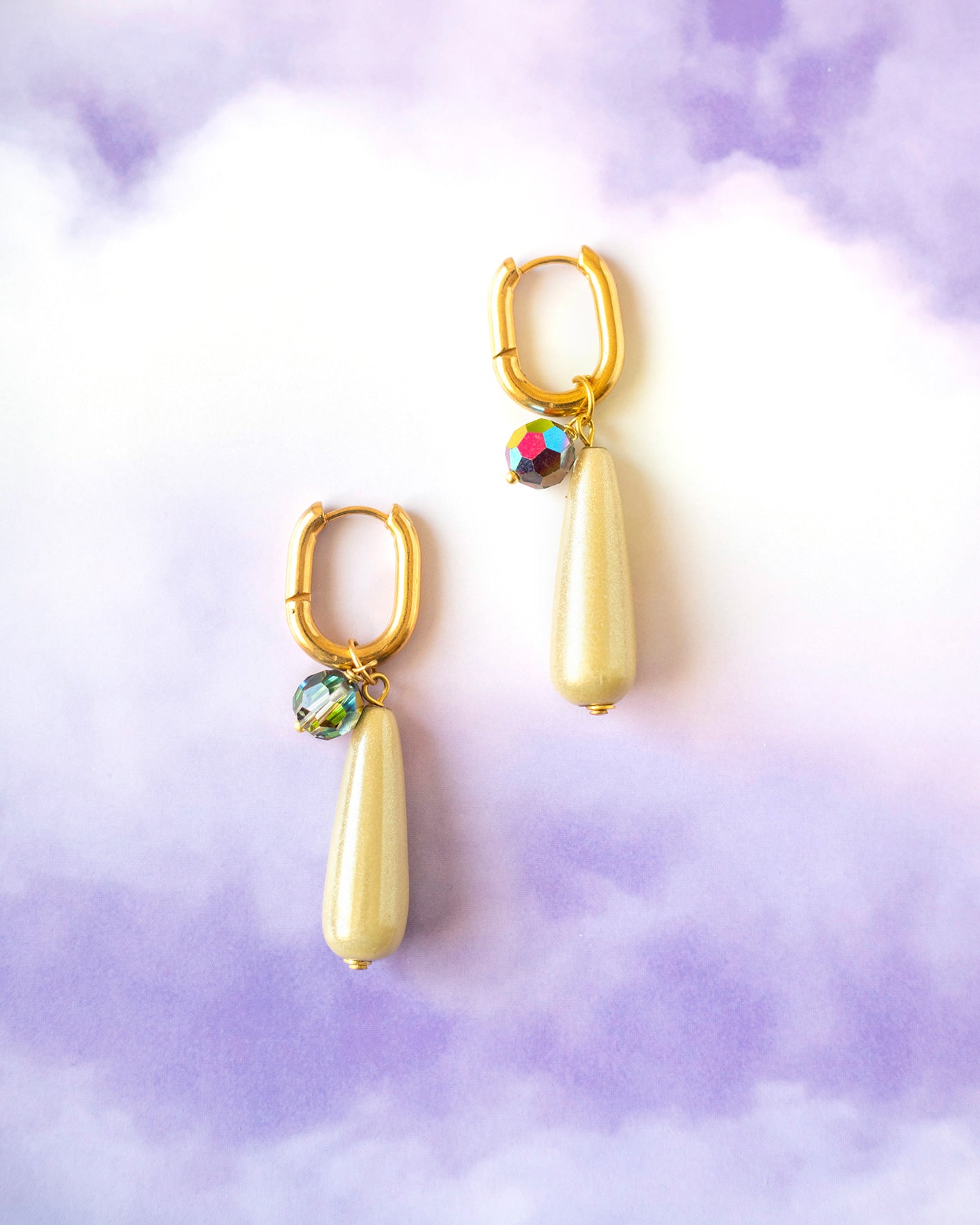 Vintage pearly white glass drop bead earrings