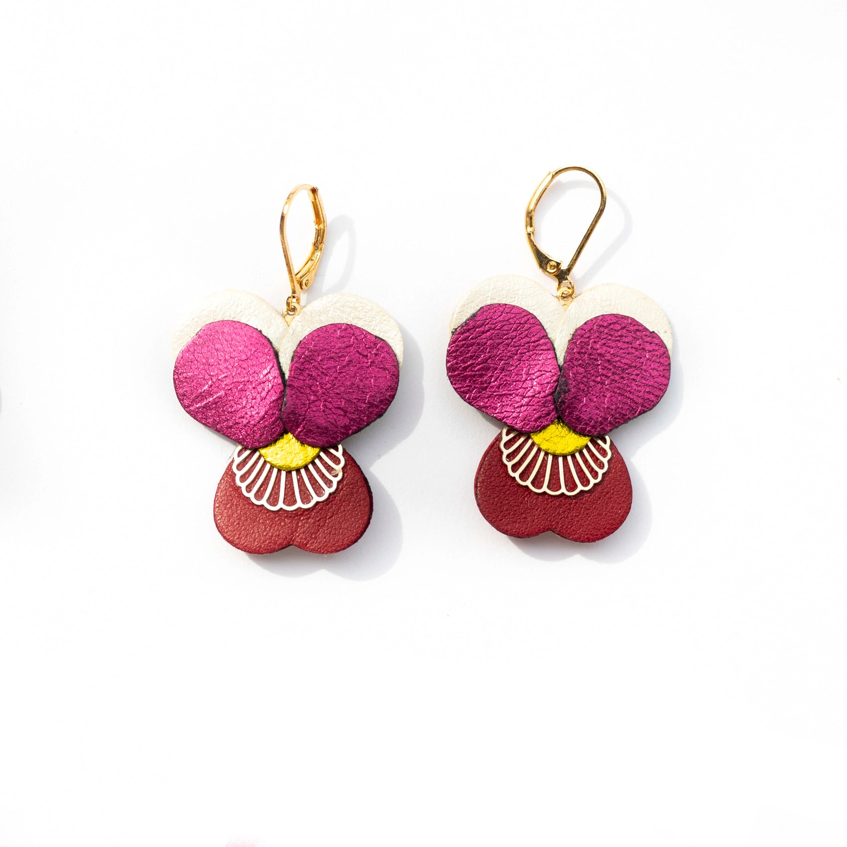 Boucles d’oreilles Pensées - framboise métallisé, carmin, blanc nacré