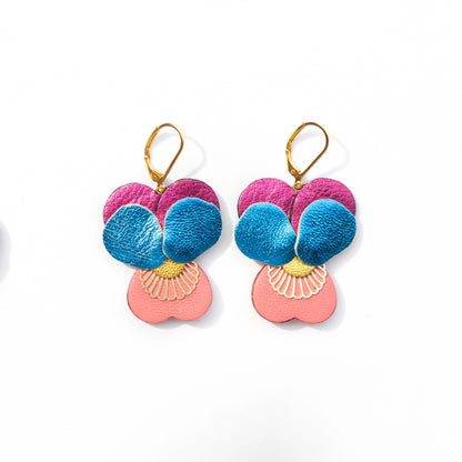 Boucles d’oreilles Pensées - cuir bleu métallisé, framboise, rose capucine