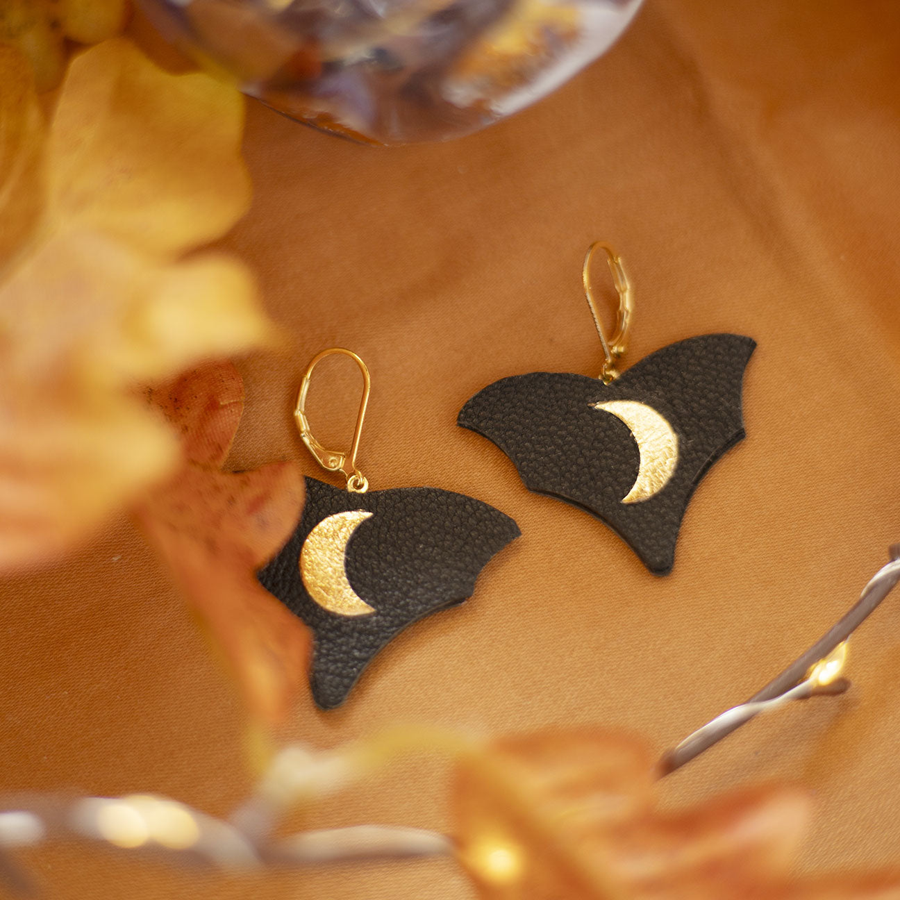 Boucles d'oreilles Chauve-Souris en cuir noir et croissants de Lune