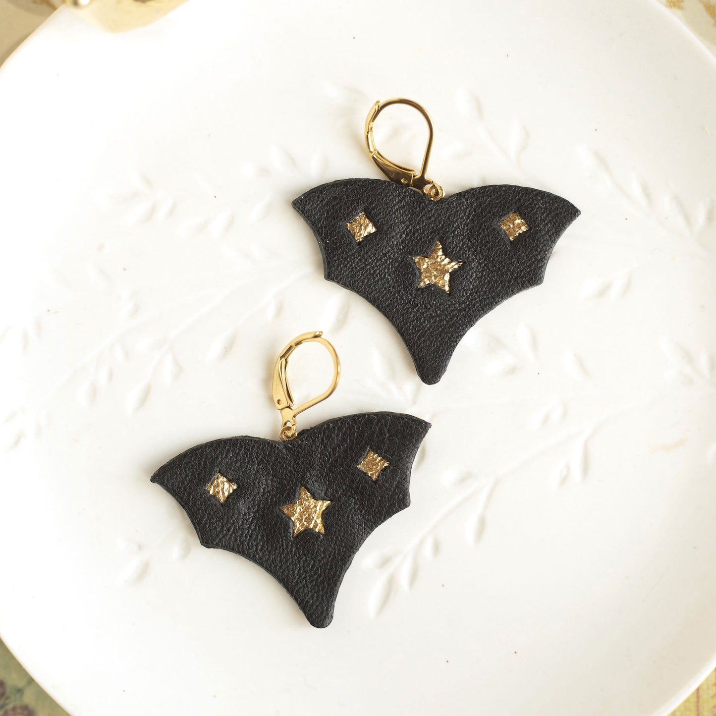 Boucles d'oreilles Chauve-Souris en cuir noir et étoiles