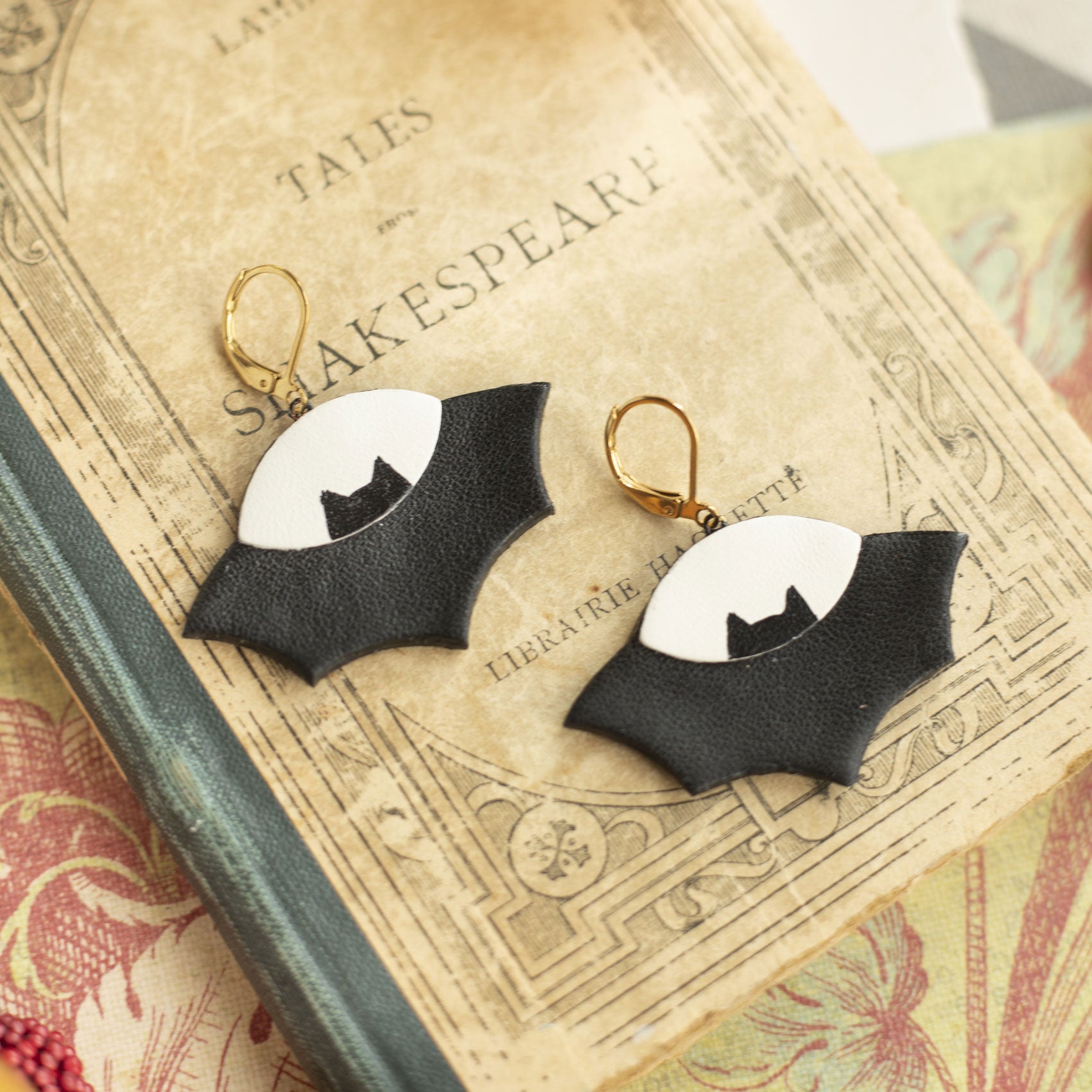 Boucles d'oreilles Chauve-Souris soucoupe volante cuir noir