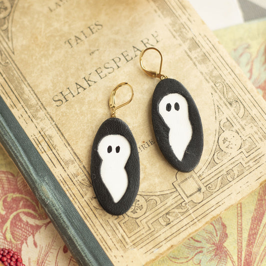 Boucles d'oreilles Fantômes cuir noir et blanc