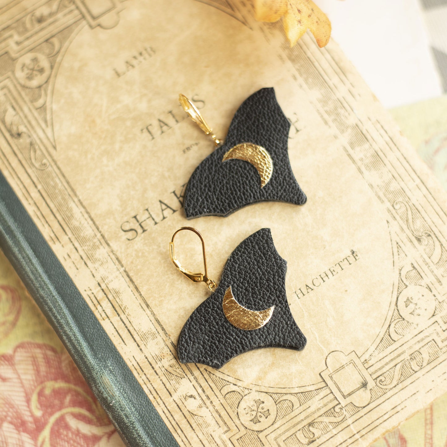 Boucles d'oreilles Chauve-Souris en cuir noir et croissants de Lune