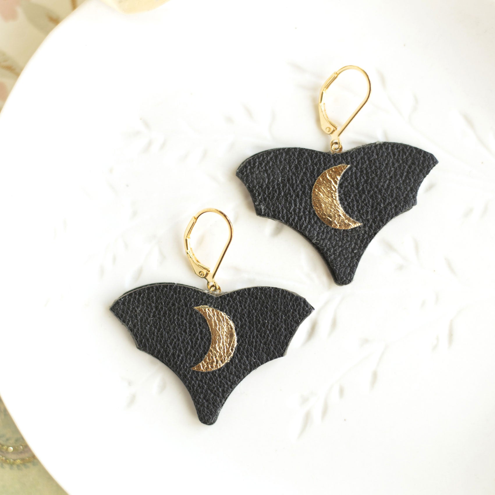 Boucles d'oreilles Chauve-Souris en cuir noir et croissants de Lune