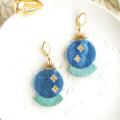 Boucles d'oreilles Boule de Cristal cuir bleu azur