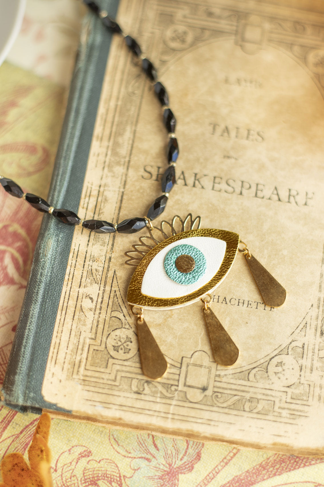 Collier Oeil d'Or Noir