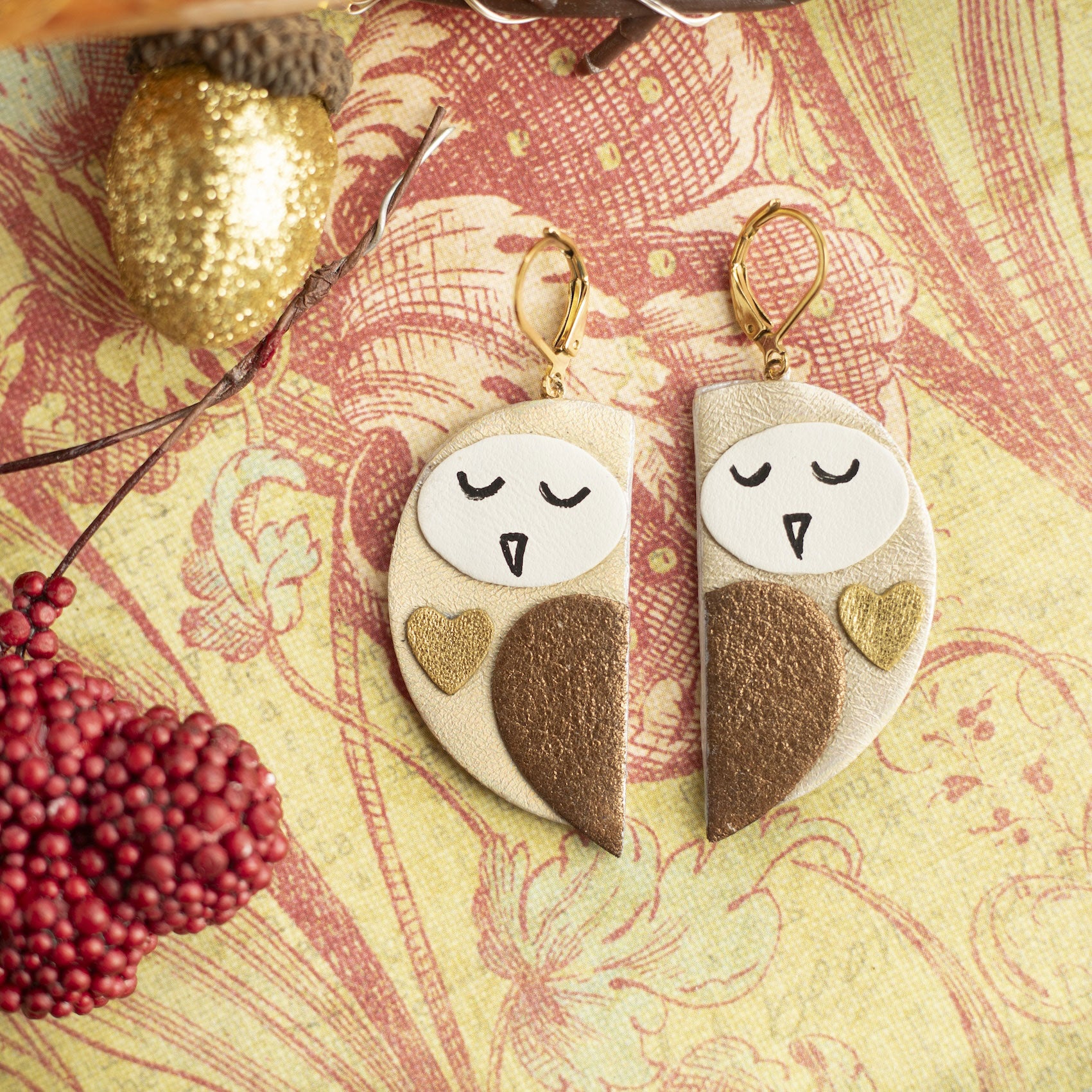 Boucles d'oreilles Chouettes cuir blanc platine