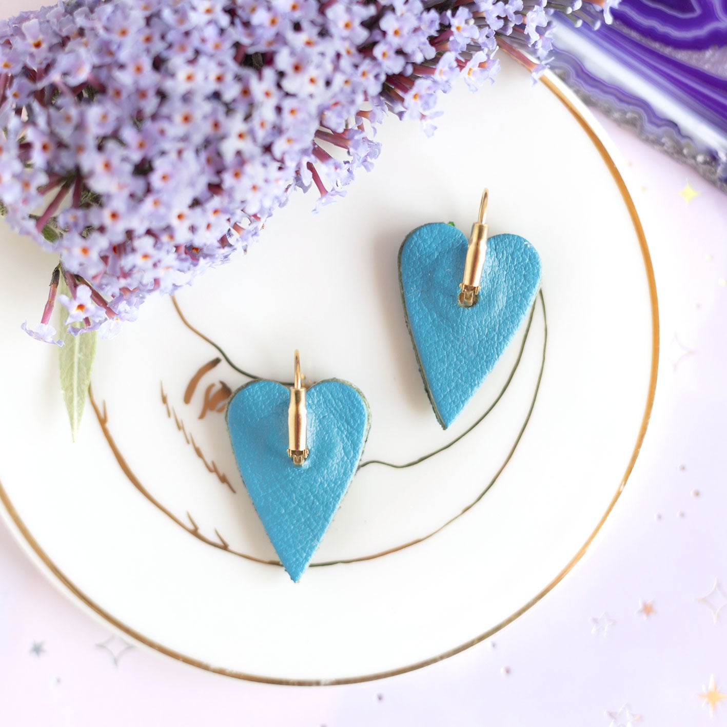 Boucles d'oreilles coeurs bleus à paillettes