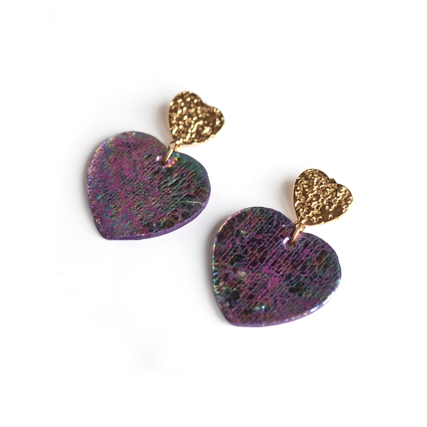 Boucles d'oreilles Coeurs - cuir violet à reflets irisés