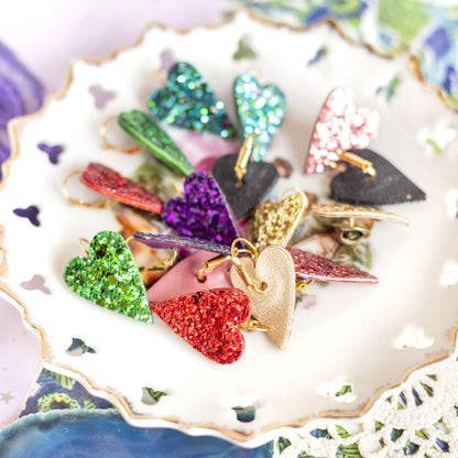 Boucles d'oreilles coeurs rouges à paillettes