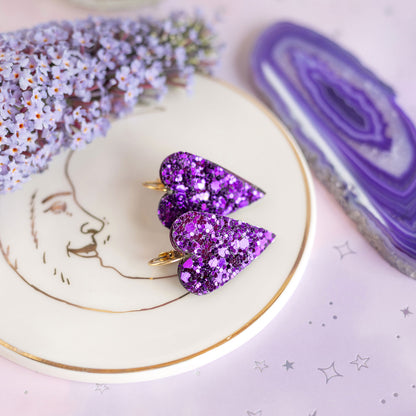 Boucles d'oreilles coeurs violets à paillettes