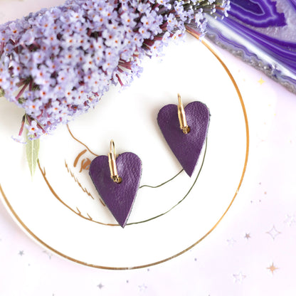 Boucles d'oreilles coeurs violets à paillettes