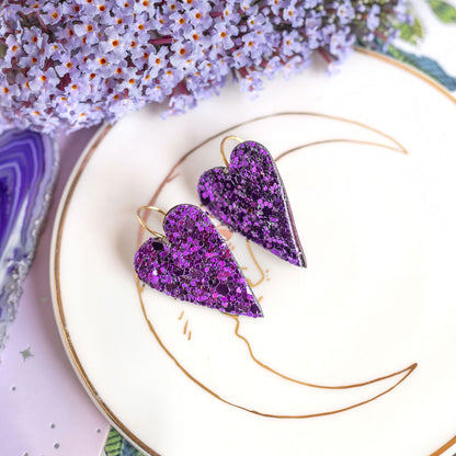 Boucles d'oreilles coeurs violets à paillettes