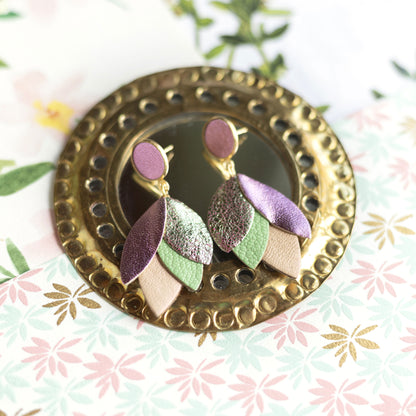 Boucles d'oreilles Dahlia - cuir rose métallisé, vert métallisé, jade, rose poudré nacré