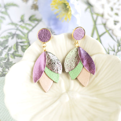 Boucles d'oreilles Dahlia - cuir rose métallisé, vert métallisé, jade, rose poudré nacré