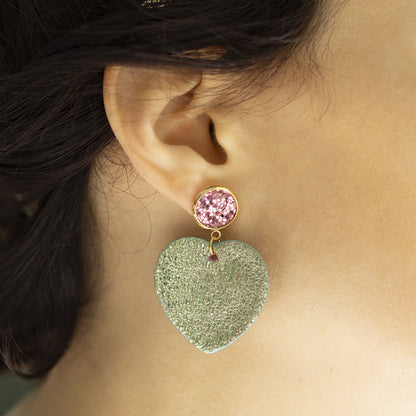 Boucles d'oreilles Coeurs - cuir vert opalin métallisé, paillettes roses