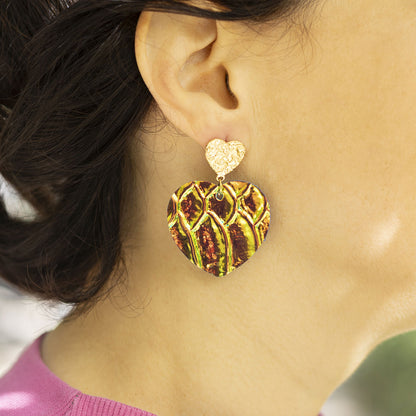 Boucles d'oreilles Coeurs - cuir à écailles holograhiques jaune orangé
