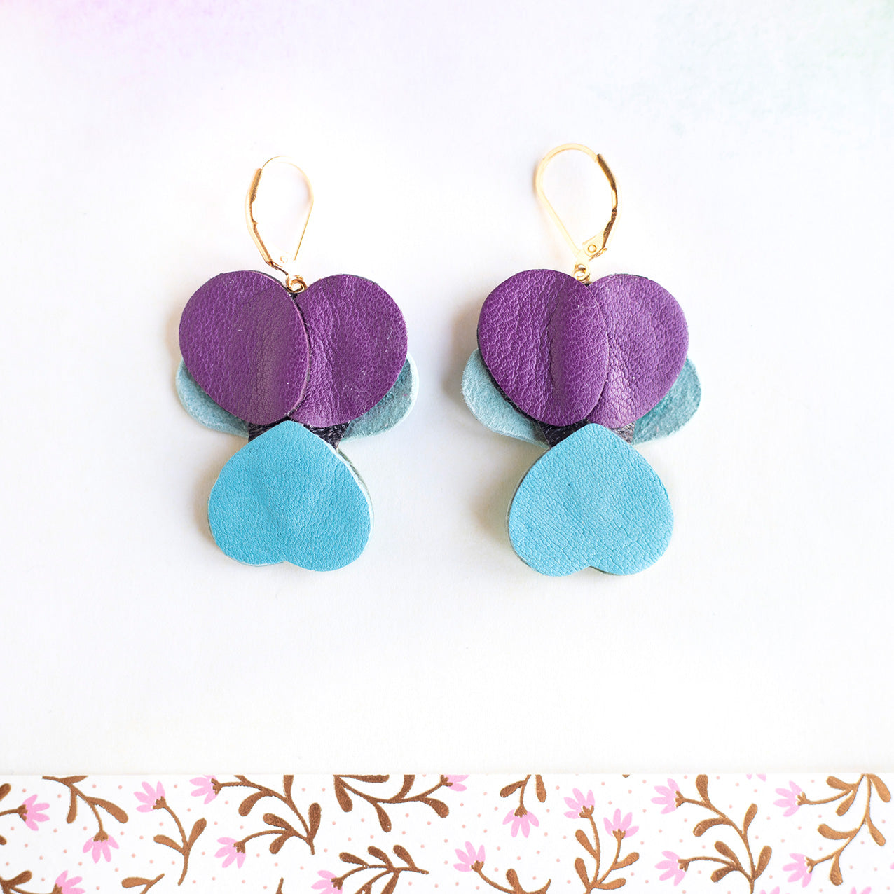 Boucles d’oreilles Pensées - bleu et violet métallisé