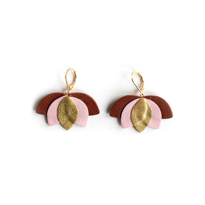 Boucles d'oreilles fleur de lotus doré, rose, marron foncé