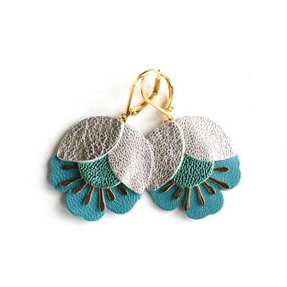 Boucles d'oreilles Fleur de Cerisier cuir argenté, turquoise métallisé, bleu canard